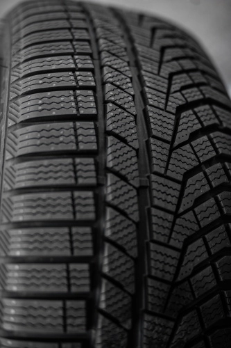 фото протектора и шины Ice Blazer Alpine EVO1 Шина Sailun Ice Blazer Alpine Evo 1 255/55 R19 111V